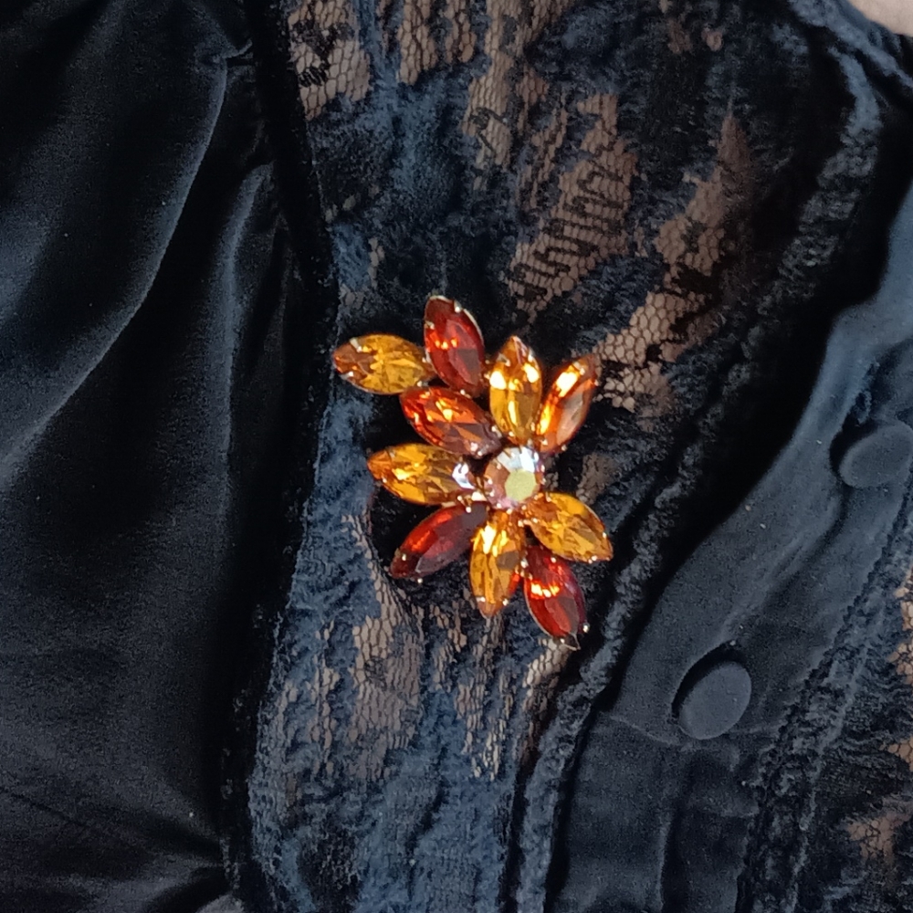 Vintage Rhinestone Amber Colored Brooch